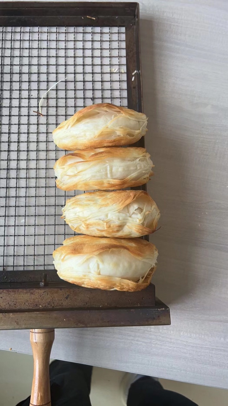 厂家直供老潼关肉夹馍冻饼饼坯，大企业好品质。