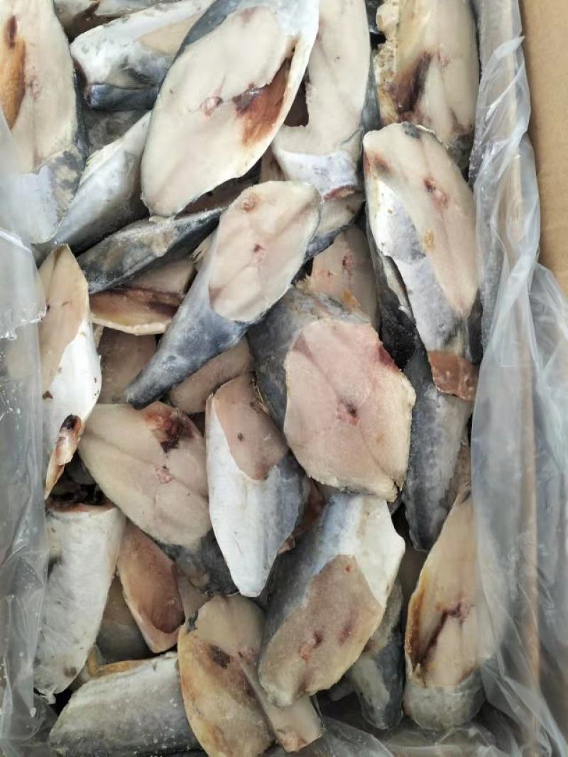 鲅鱼块，去头去内脏，直接炸着吃，口感细腻，鲜美。
