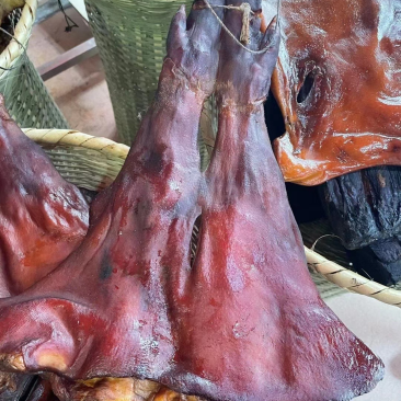 烟熏对开腊猪脚（纯干货，厂家直销）现货供应