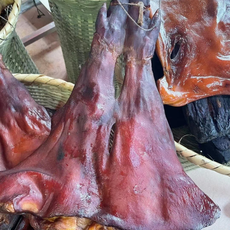 烟熏对开腊猪脚（纯干货，厂家直销）现货供应