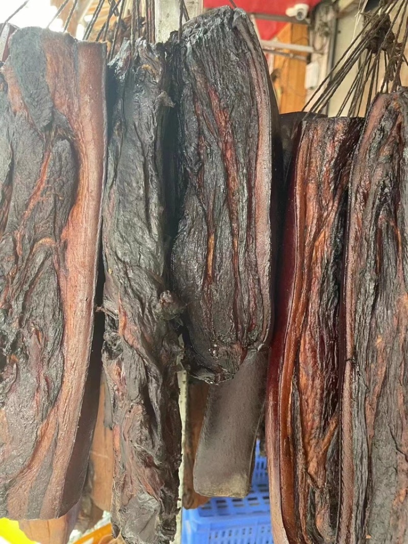 烟熏前夹腊肉（一件50斤，厂家销售）现货供应