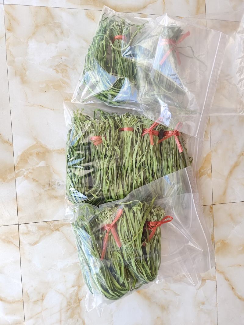 云南贡菜精选小包装100克9.9包邮，一家4人吃两餐的量