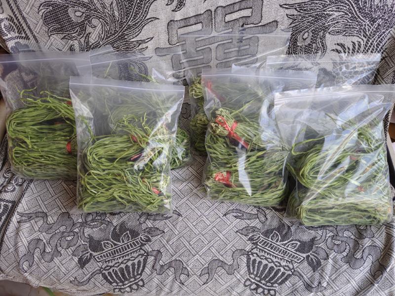 云南贡菜精选小包装100克9.9包邮，一家4人吃两餐的量
