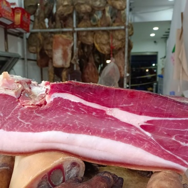 我要卖土特产，如火腿，腊肉，五花肉烟熏肉麻辣肠甜肠豆腐肠