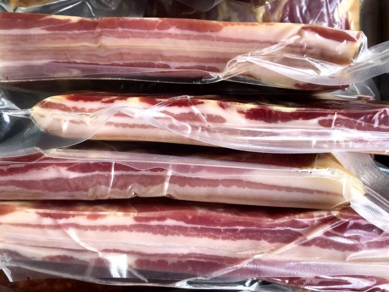 我要卖土特产，如火腿，腊肉，五花肉烟熏肉麻辣肠甜肠豆腐肠