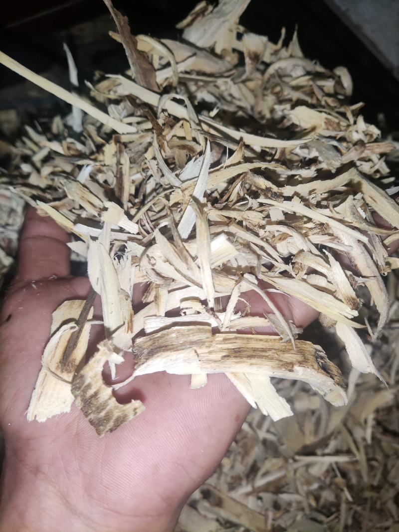 沉香自身的含油脂量丰富那么奇楠沉香勾丝