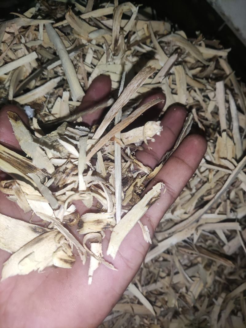 沉香自身的含油脂量丰富那么奇楠沉香勾丝