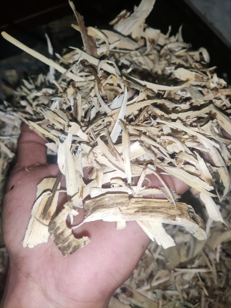 沉香自身的含油脂量丰富那么奇楠沉香勾丝