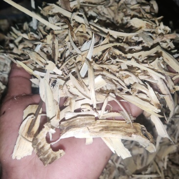 沉香自身的含油脂量丰富那么奇楠沉香勾丝
