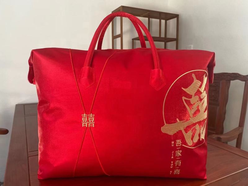 桑蚕丝被，纯手工制作蚕丝被，天然蚕丝制作喜欢朋友联系我。