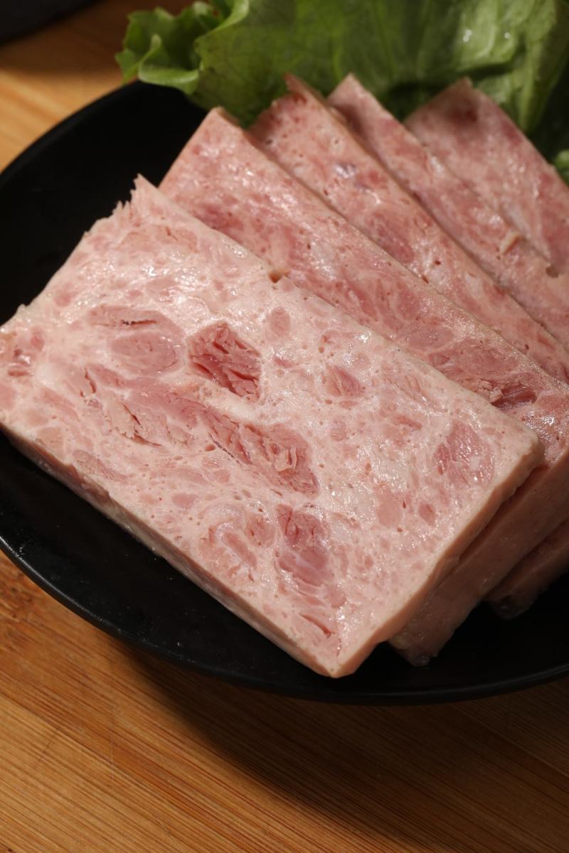 198克火腿猪肉罐头，肉粒多，保质期三年全国发货