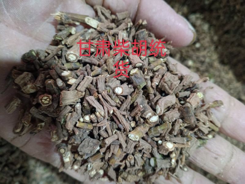 柴胡，正品柴胡根皮干净无杂质量保证，欢迎咨询购买！