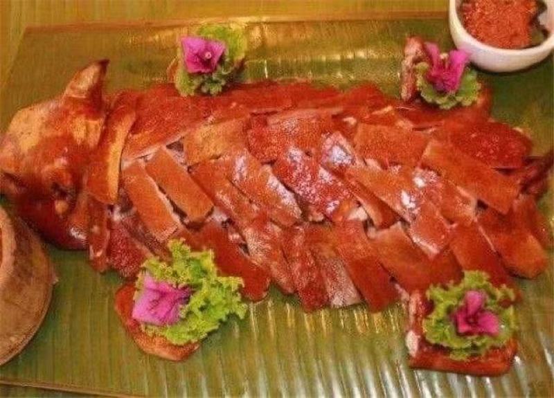 烤乳猪，香酥不腻，量大从优，可视频看货，欢迎来电咨询