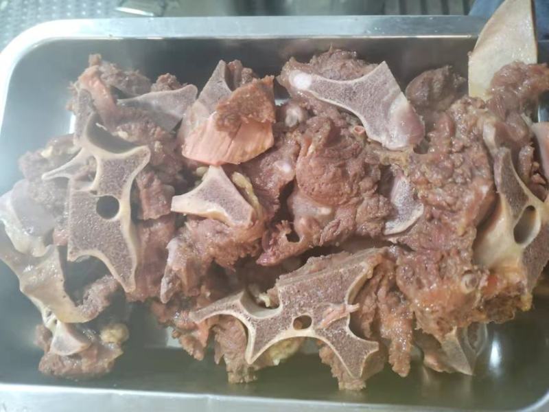 满肉牛脖骨