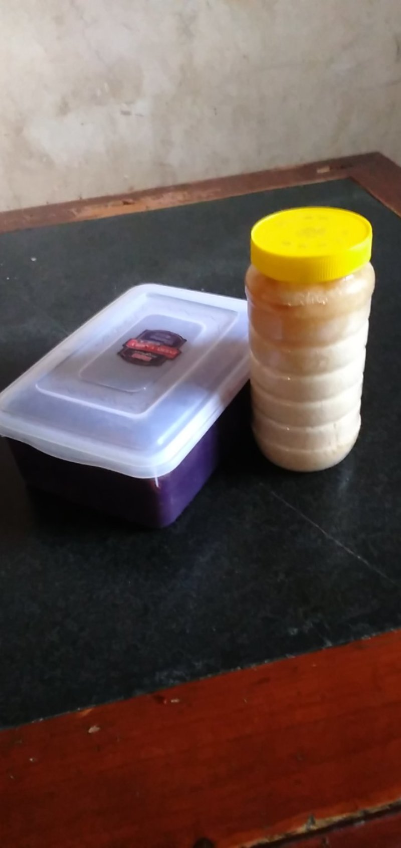 纯正的中蜂百花蜜，有需要的老板请联系我