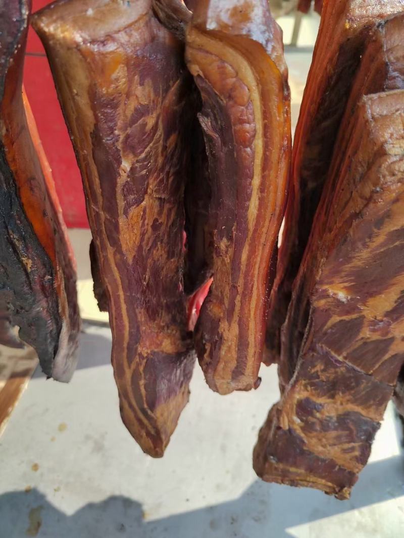 四川精品五花腊肉，农家腊肉，二刀腊肉。黄腊肉，黑腊肉都有