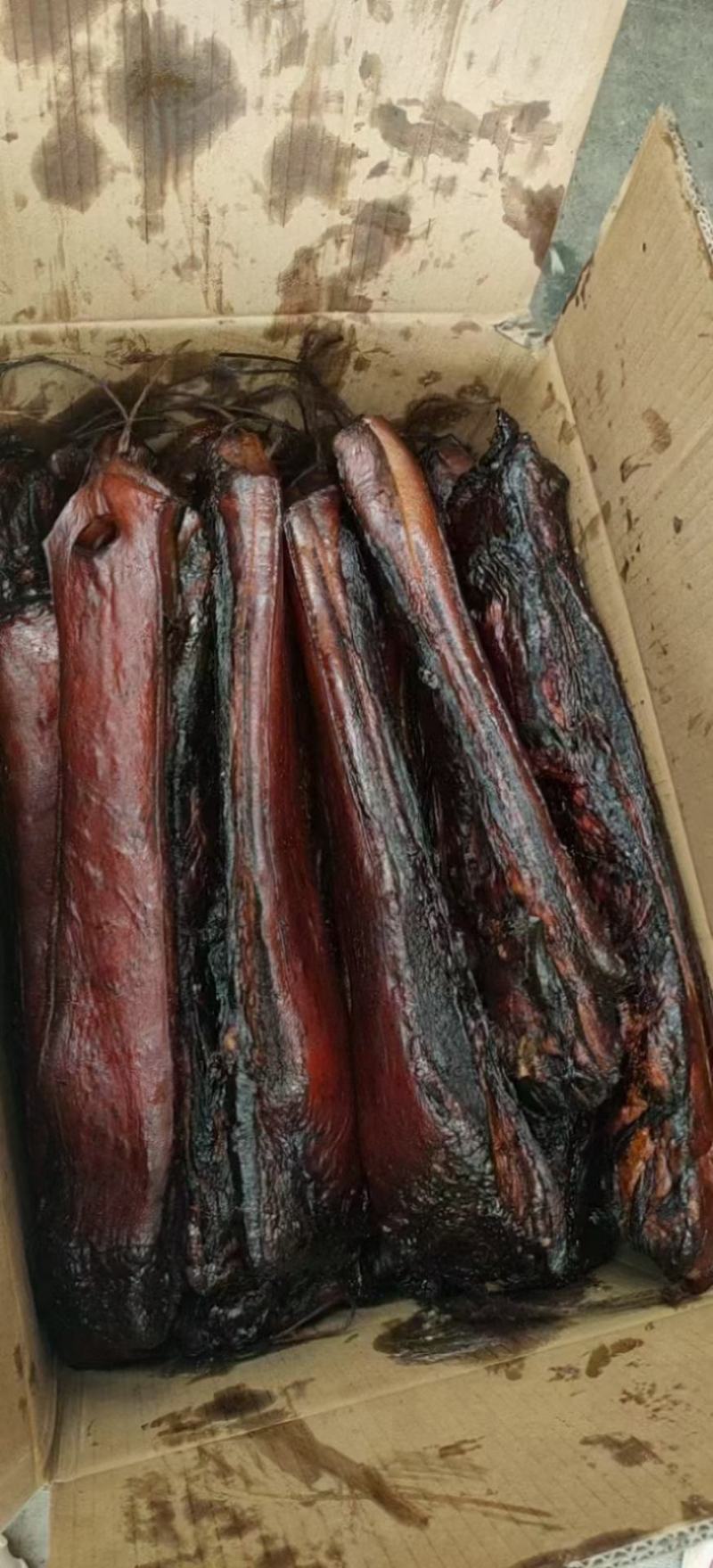 四川精品五花腊肉，农家腊肉，二刀腊肉。黄腊肉，黑腊肉都有