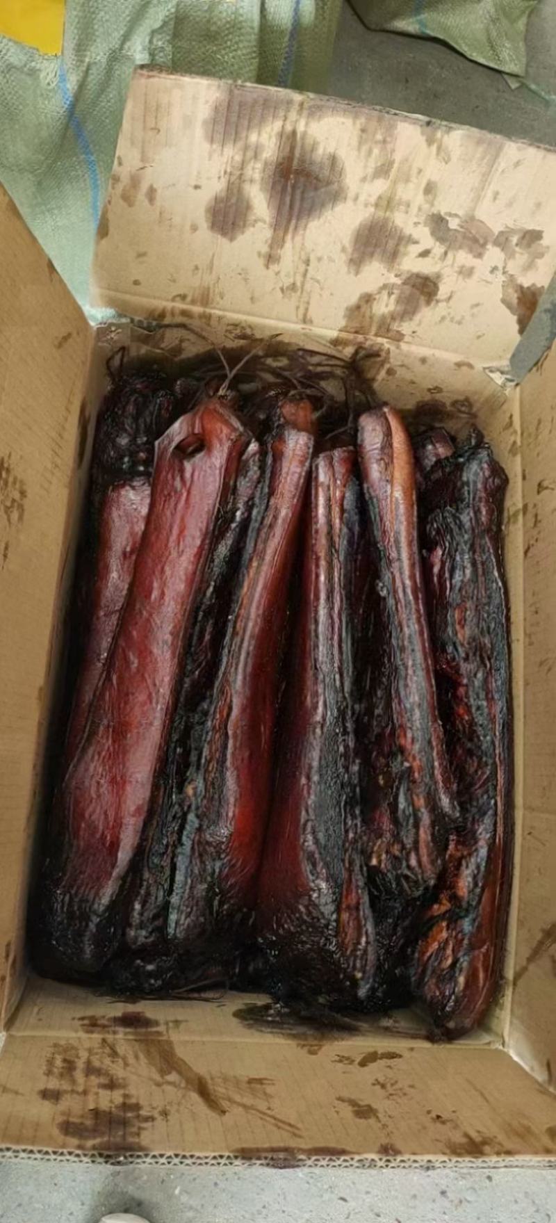 四川精品五花腊肉，农家腊肉，二刀腊肉。黄腊肉，黑腊肉都有