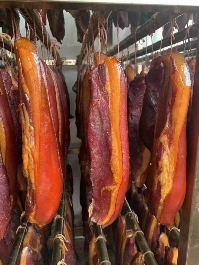 四川精品五花腊肉，农家腊肉，二刀腊肉。黄腊肉，黑腊肉都有