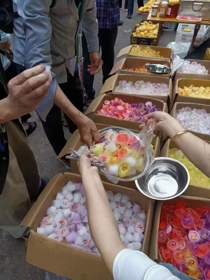 果冻，地摊货源批发10元一碗模式3斤！送广告布，果味果冻
