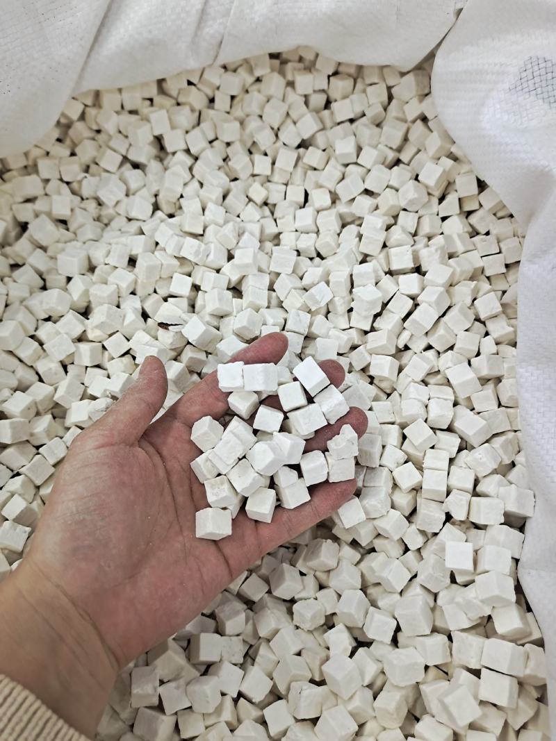 安徽精品茯苓茯苓丁白茯苓中心片丁无杂质无碎渣常年加工量大从优