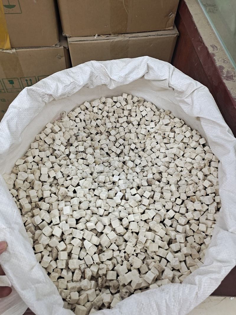 安徽精品茯苓茯苓丁白茯苓中心片丁无杂质无碎渣常年加工量大从优