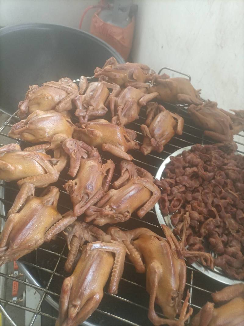 五香味的熏鸽子，熏鸽胗，真空包装