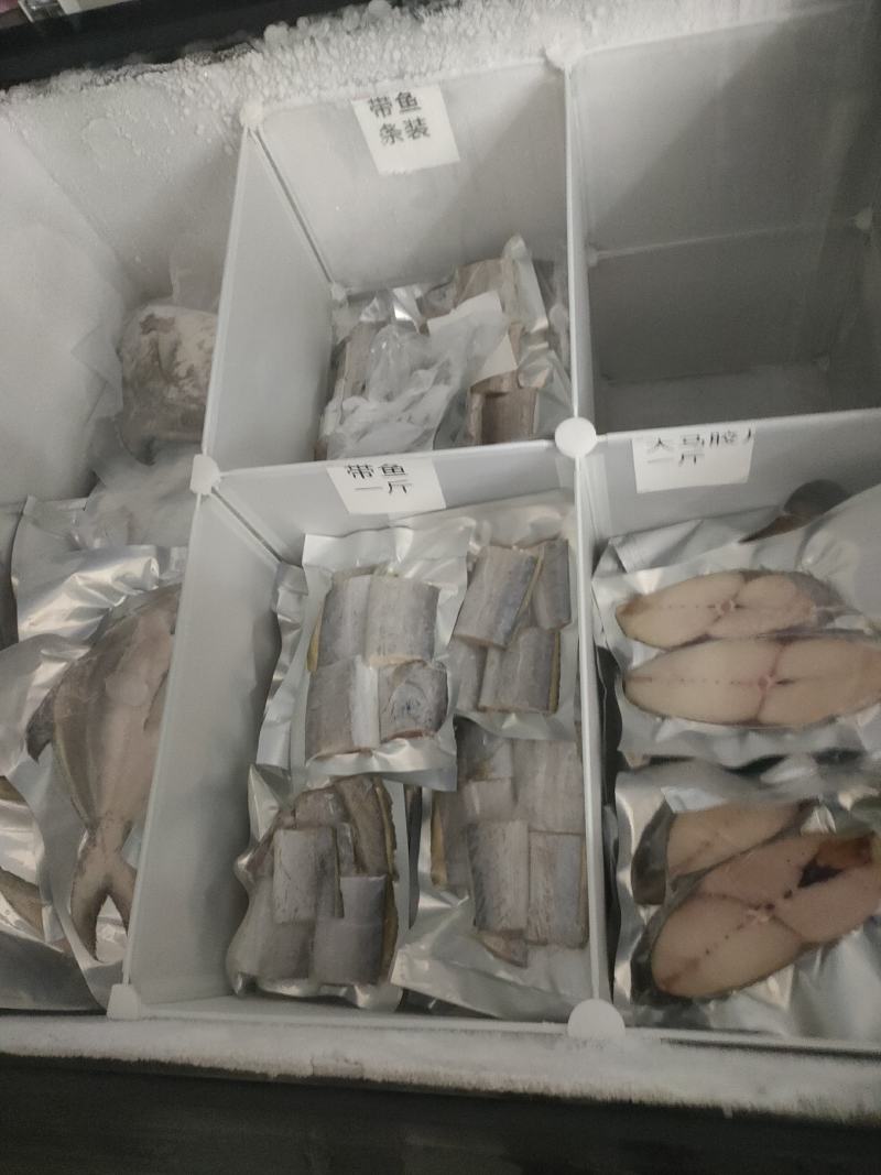 海产品:金鲳鱼，马鲛鱼，金线鱼，海虾，墨鱼肉饼，瑶柱，等