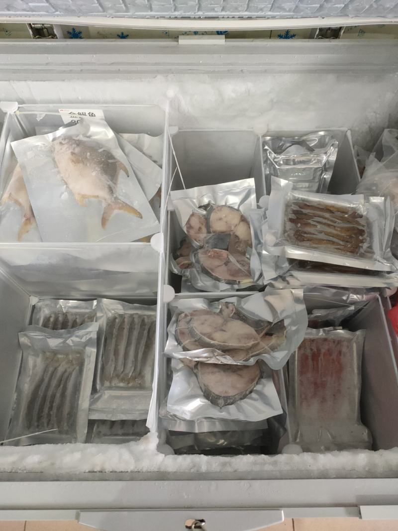 海产品:金鲳鱼，马鲛鱼，金线鱼，海虾，墨鱼肉饼，瑶柱，等