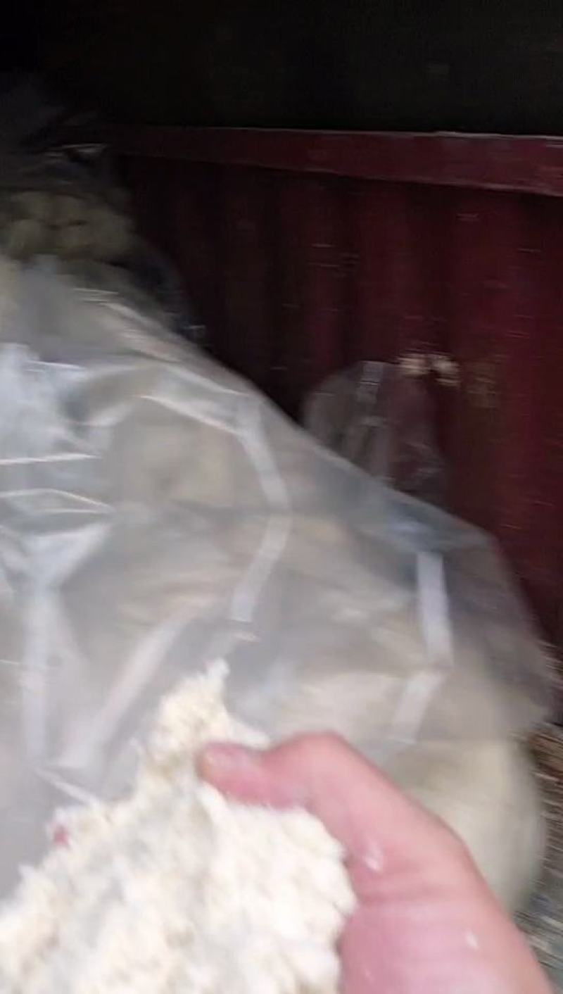 发酵豆腐渣，含大量的蛋白质，营养丰富，价格优惠，厂家直销
