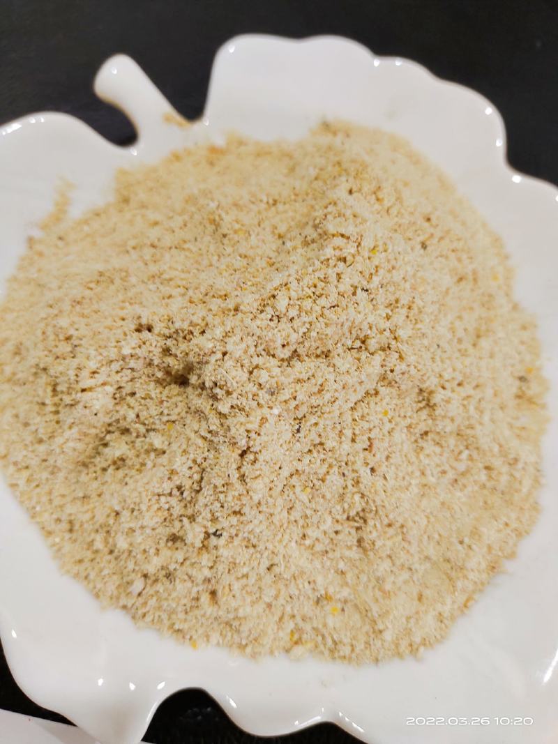 玉米次粉，蛋白含量高，脂肪丰富，纤维高，