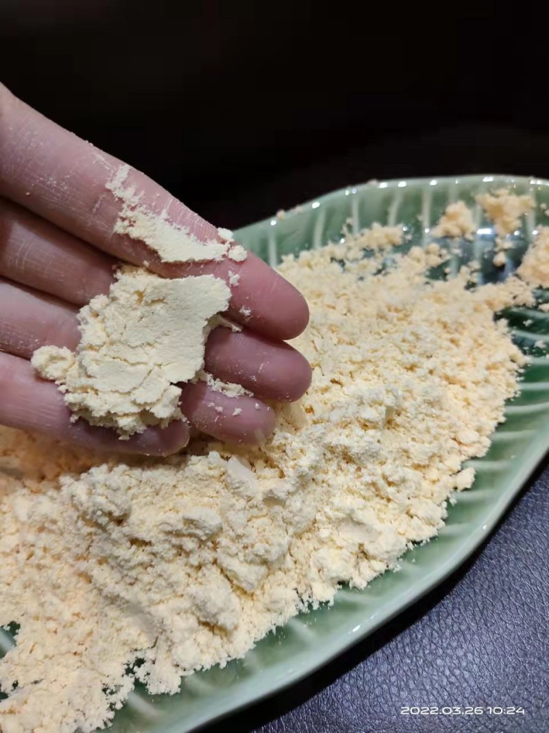 高品质玉米面，蛋白含量高，可代替部分高价位饲料适口性好。