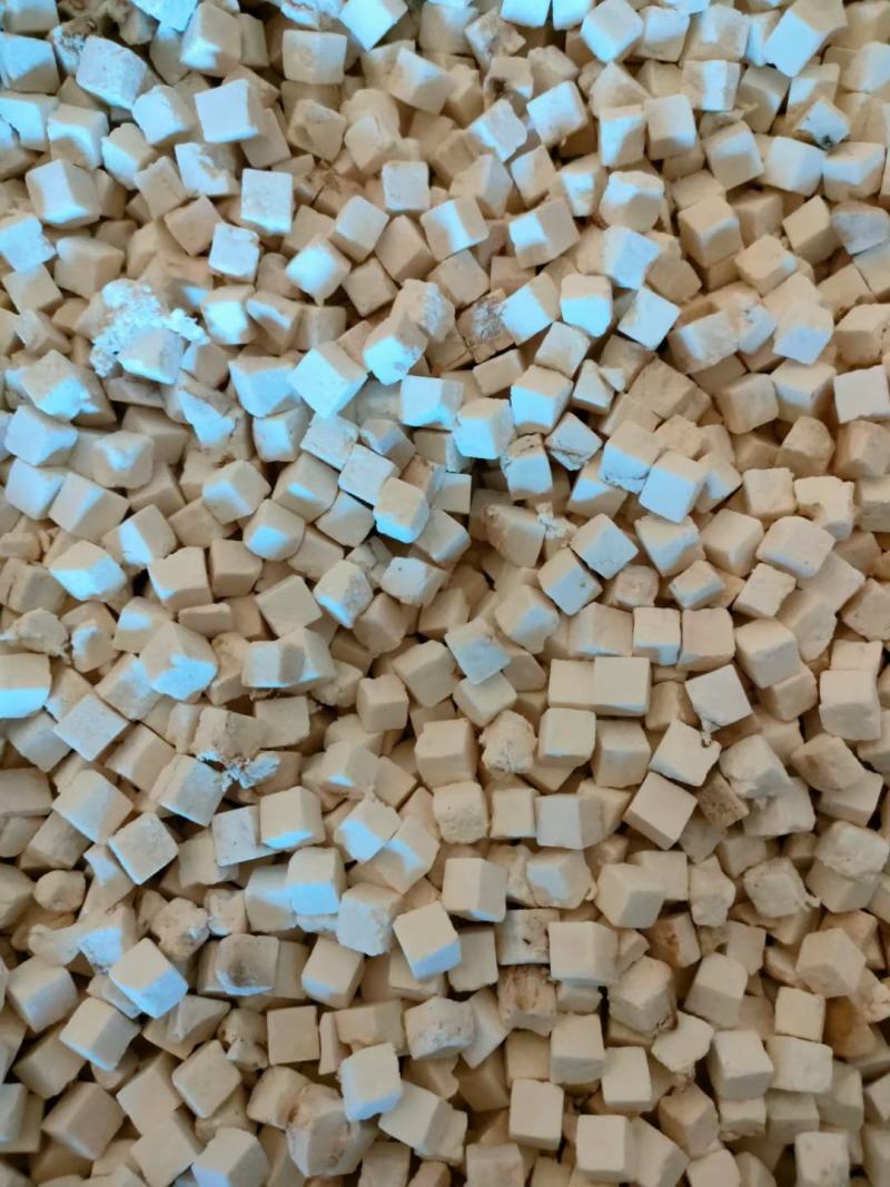 精品中心丁，茯苓丁规格1.0。产新季头季茯苓