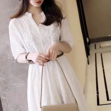 连衣裙子女春夏2022年新款设计感小众收腰显瘦气质打底裙