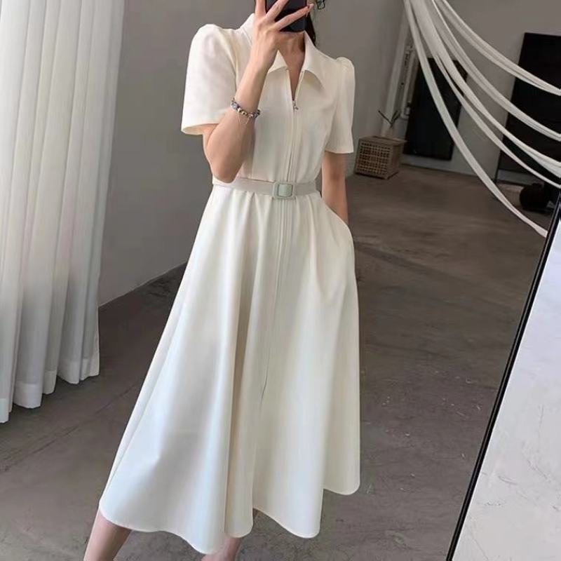 女装杂款1426件，款式有打底衫，体恤衫，连衣裙，半身裙