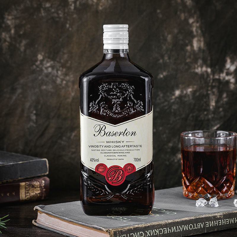 路易凯仕顿*威士忌40度，700ml.
