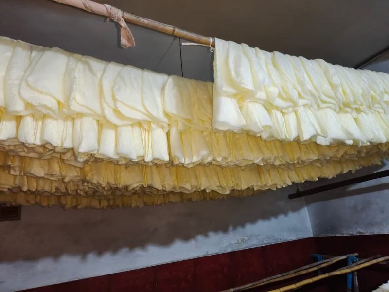 纯手工黄金蚕丝，双宫黄色萤手工制作棉兜，质量保证。