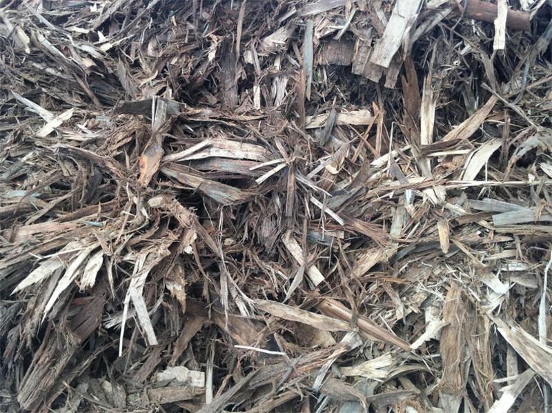 秸秆、树皮、废弃木材燃烧的草木灰，丰富的钾肥植物肥