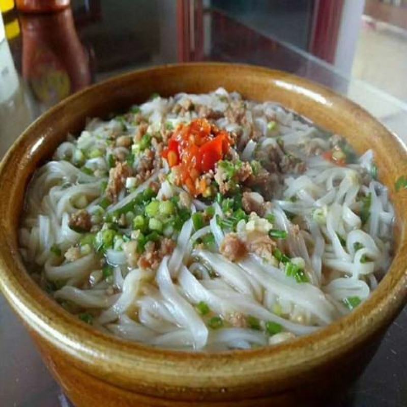 赣南客家人的特色汤皮丝，传统地道的美食是家家户户买的特色