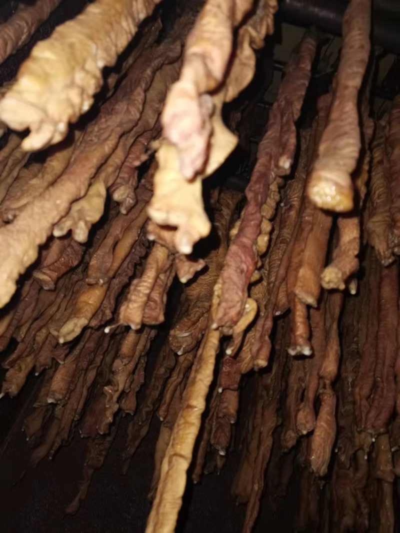 【腊肉】烟熏大肠，传统制作，居家商用，味美可口。