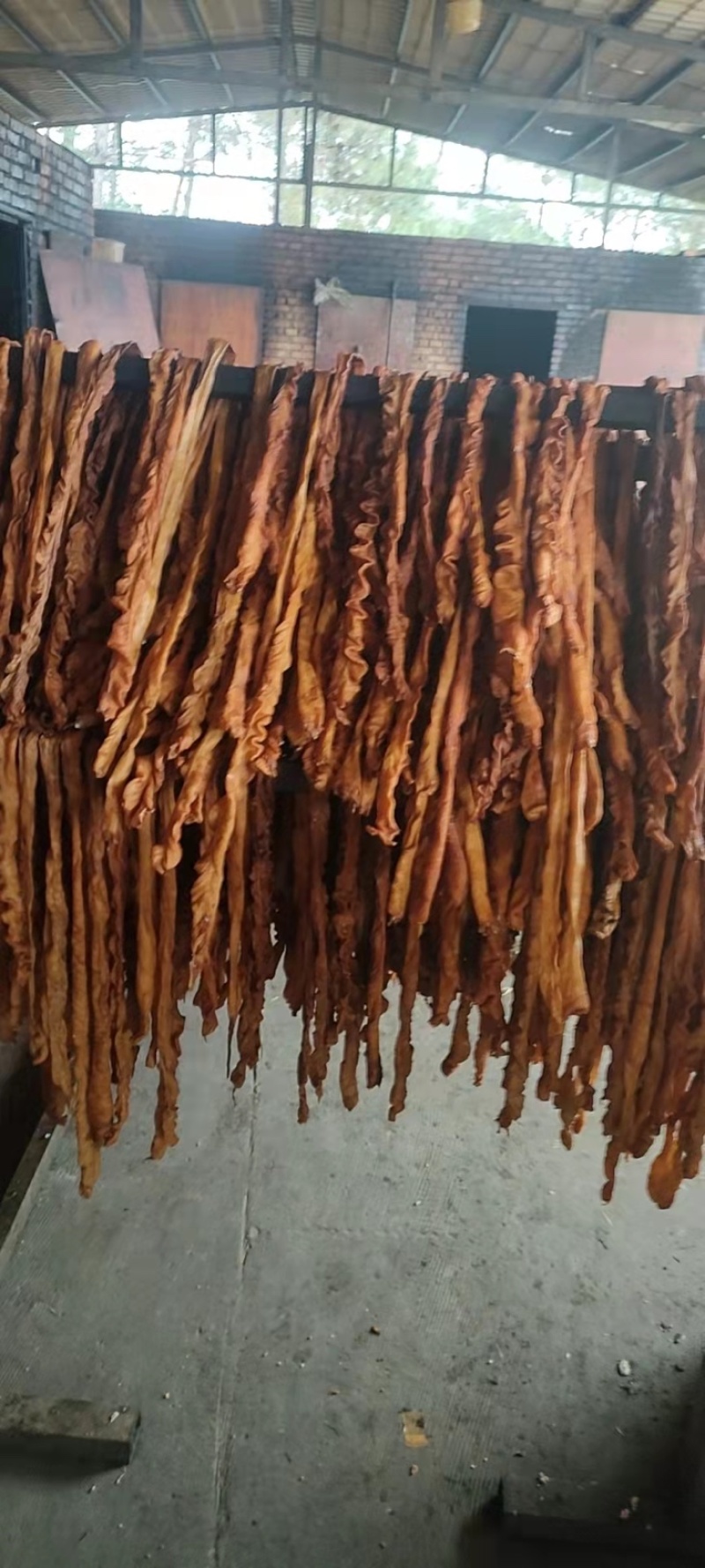【腊肉】烟熏大肠，传统制作，居家商用，味美可口。