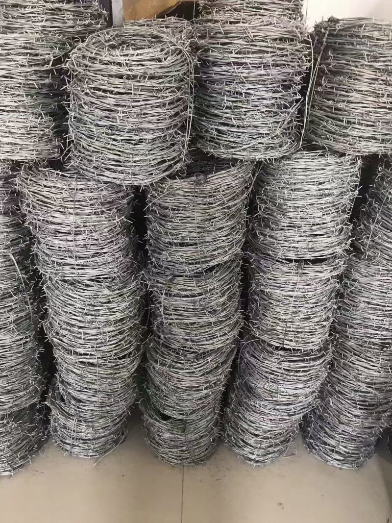 刀片刺绳网铁丝网防盗网铁蒺藜围栏网院墙防护网