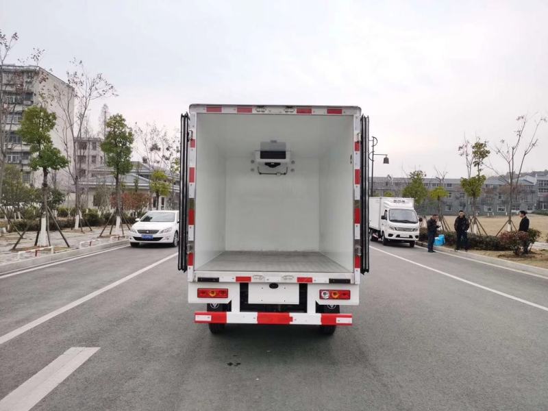 3.2米小型冷藏车