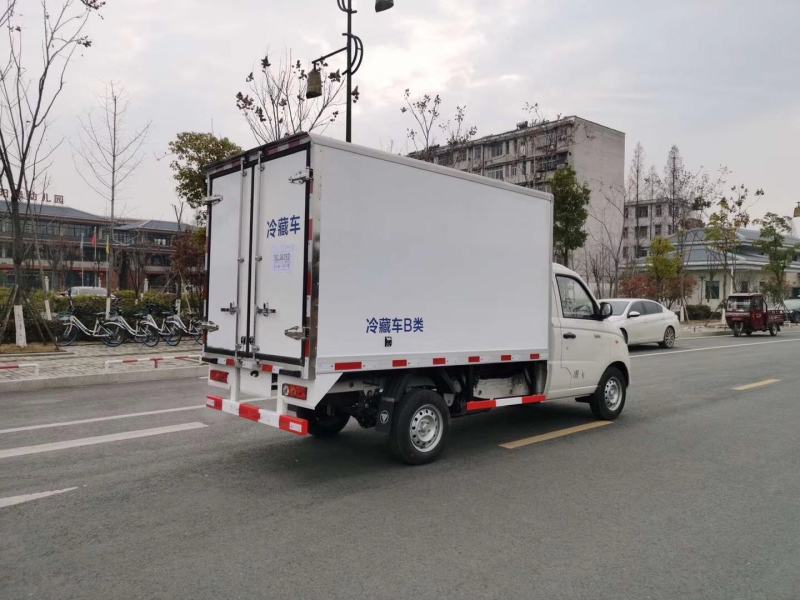 3.2米小型冷藏车
