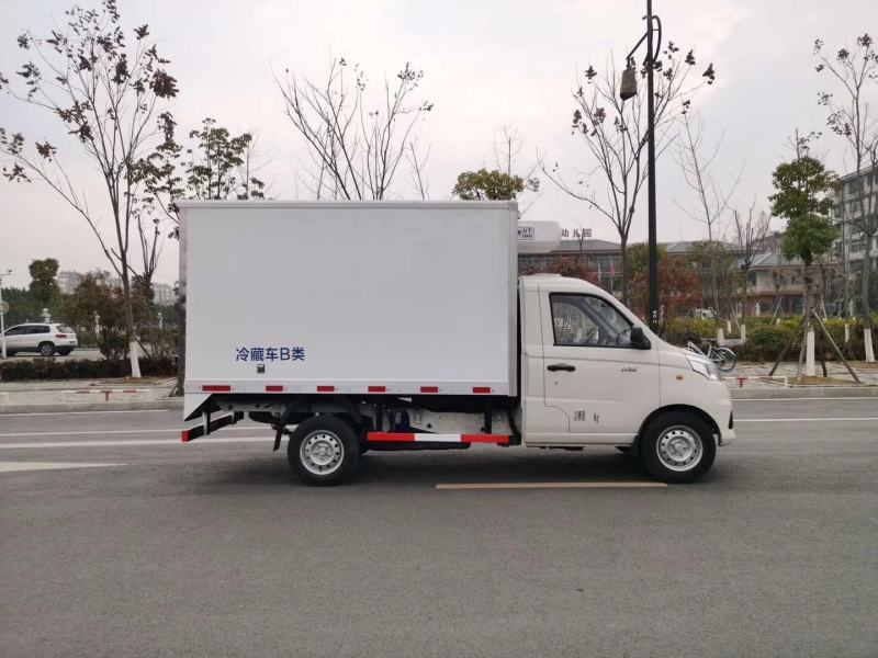 3.2米小型冷藏车