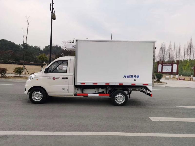3.2米小型冷藏车