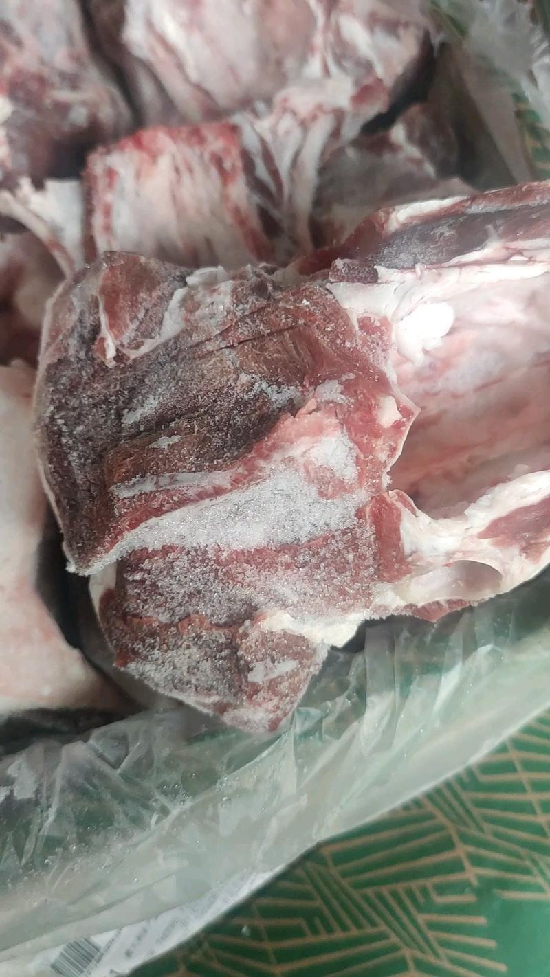 羔羊胯骨（臀骨），肉含量高，价格合适，可加工锯断