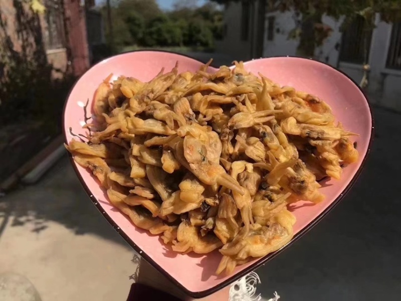 蛏干沙少，去湿气，煲汤，炖猪肚，汤甜！