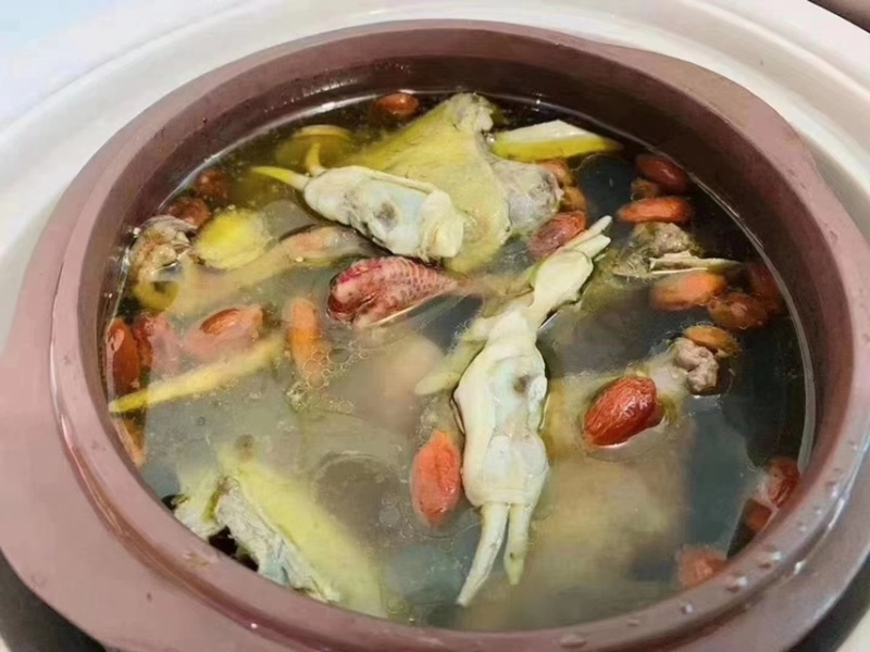 蛏干沙少，去湿气，煲汤，炖猪肚，汤甜！