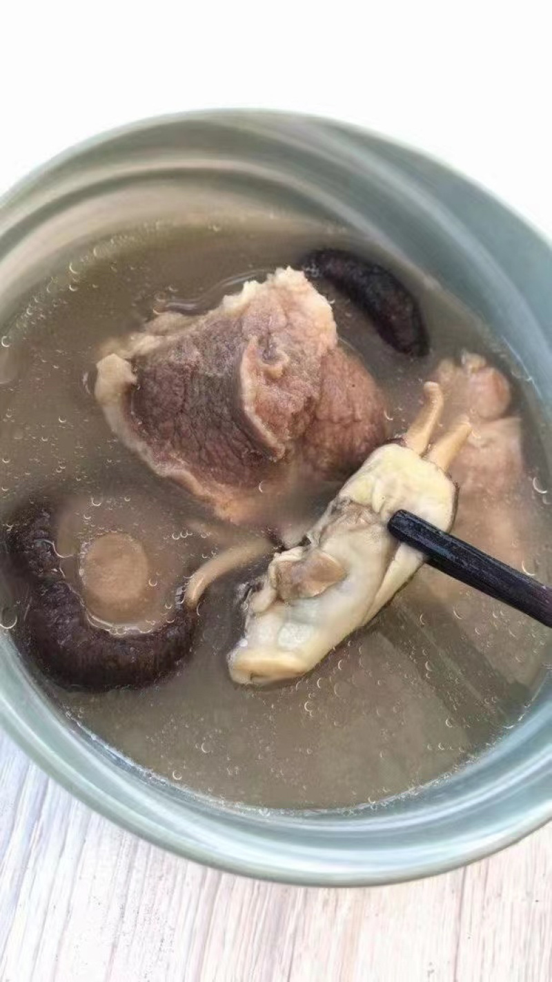 蛏干沙少，去湿气，煲汤，炖猪肚，汤甜！